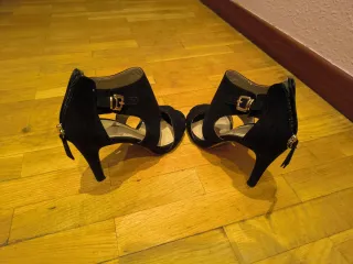 Zapatos de tacón negros