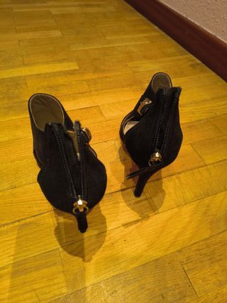 Zapatos de tacón negros