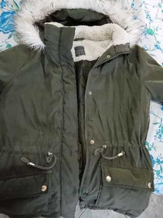 Chaqueta Parka verde Primark con capucha