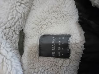 Chaqueta Parka verde Primark con capucha