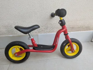 Bicicleta de equilibrio Puky roja