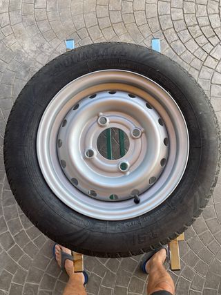 Rueda para remolque como nueva