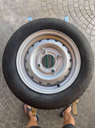 Rueda para remolque como nueva