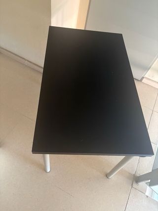 Scrivania nera e grigia Mesa