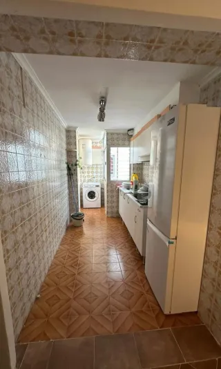 Se alquila 3 habitaciones 2 piso particular 