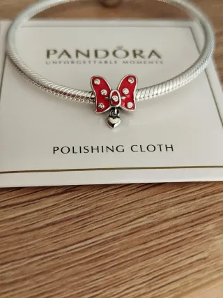 Charm Lazo Rojo de Minnie Mouse de Disney