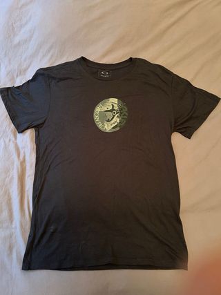 Camiseta Oakley Negra Estampada