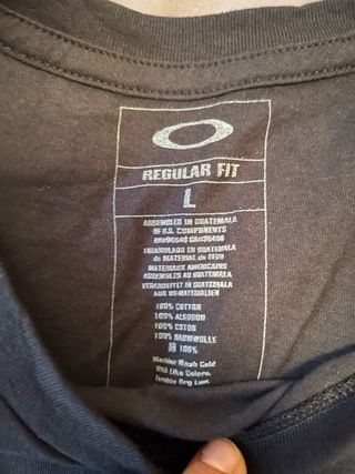 Camiseta Oakley Negra Estampada