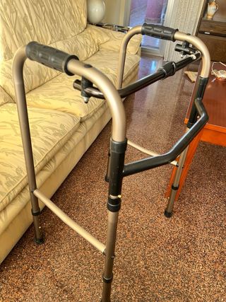 Andador plegable para adultos