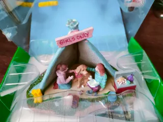Lemax Tenda Girls Only con Bambini e Cane