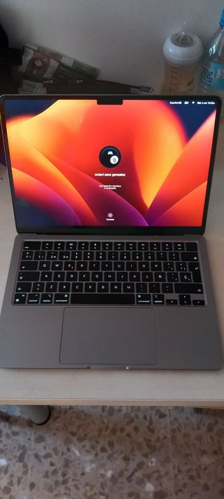 MacBook Air M2 8GB Plata