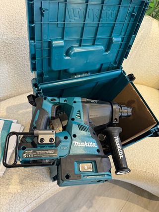 MARTILLO MAKITA HR001G XGT 40V NUEVO