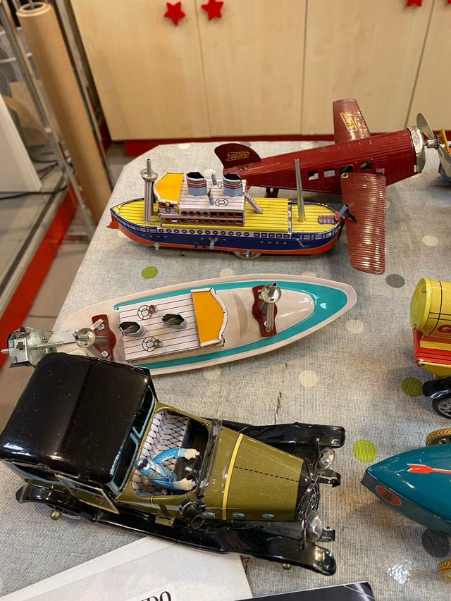 Juguetes de antaño. hojalata. Paya