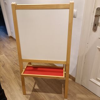 Pizarra infantil de madera Ikea