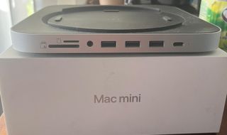 Mac Mini M1 16 GB RAM 256GB SSD.
