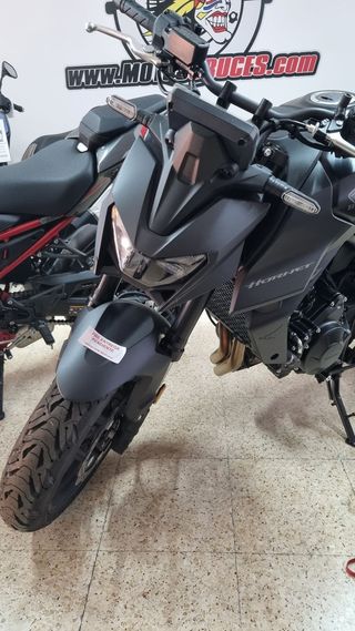 2025 OFERTA HORNET 750 HONDA MIRA DESCRIPCIÓN 