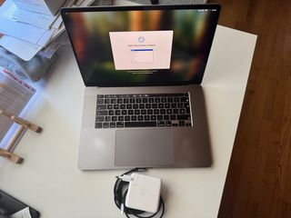 MacBook Pro 16” 2019 Intel i7 16GB RAM