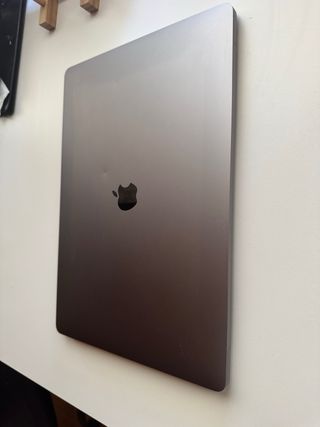 MacBook Pro 16” 2019 Intel i7 16GB RAM