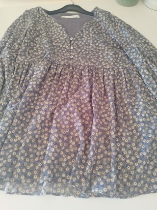 Camisola florecitas azul y beige