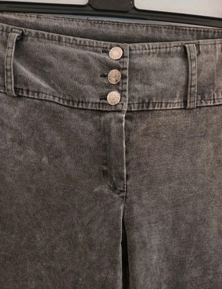 Pantalone grigio in velluto. taglia XL