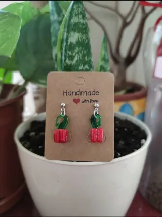 Pendientes hechos a mano de pimientos rojos!!