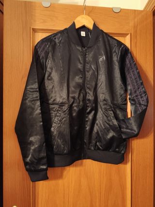 Chaqueta deportiva Adidas negra