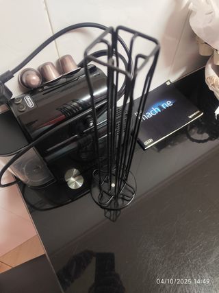Cafetera Nespresso Delonghi Negra