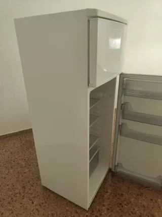 Nevera Schneider blanca