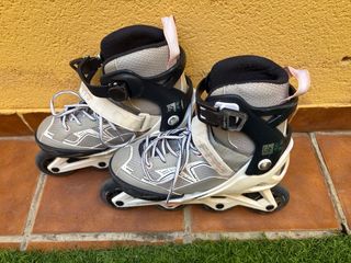 Patines en línea grises y rosa de niña