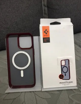 Funda Spigen iPhone 6.7 Ultra Hybrid MagFit
