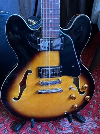 Tokai ES335