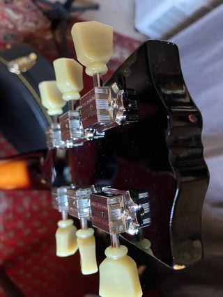 Tokai ES335