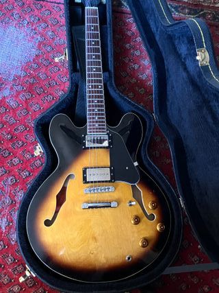 Tokai ES335