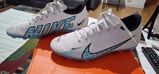 Botas de fútbol Nike Talla 39