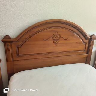 Armario de madera maciza