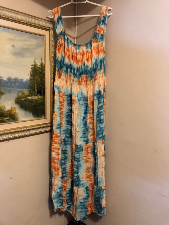 Vestido largo tie-dye naranja y turquesa