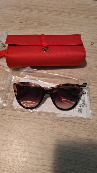 Gafas de Sol Marrones y Rojas