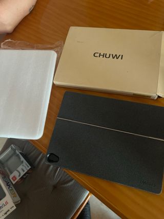Funda con teclado para tablet