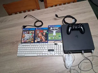 Consola PS4 Slim Negra + Juegos y Accesorios