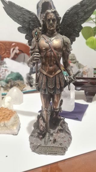 Figura Ángel Zerachiel 34 cm aproximadamente