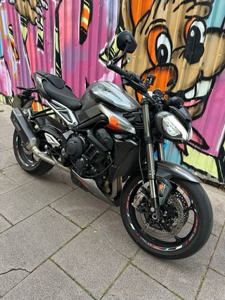 Triumph Street Triple 765 RS / Daytona 765