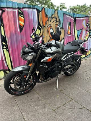 Triumph Street Triple 765 RS / Daytona 765