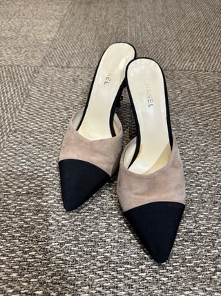 Tacones Chanel Beige y Negro