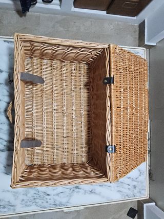 Cesta de mimbre para picnic con cierres