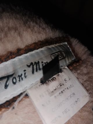 Chaqueta de piel con cuello de pelo