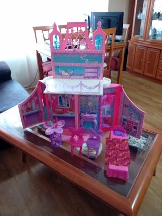 Casa de muñecas Barbie rosa y azul