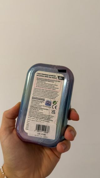 Pokémon Prismatic Evolutions Mini Tin IT Italiano