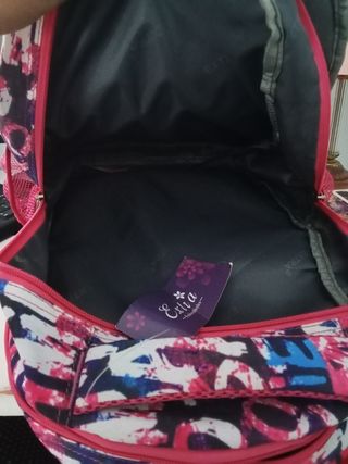 Mochila escolar multicolor con estampado