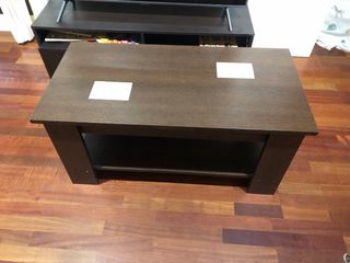 Mesa de centro de madera oscura