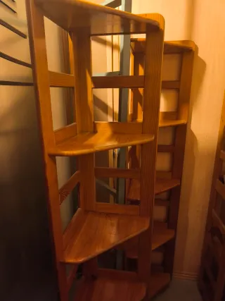 Estantería de madera